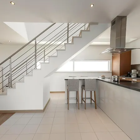 Poolside & Seaview Villa Lourinhã