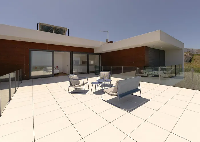 Poolside&seaview * Lourinhã