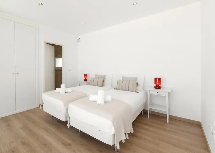 Poolside&seaview Lourinhã