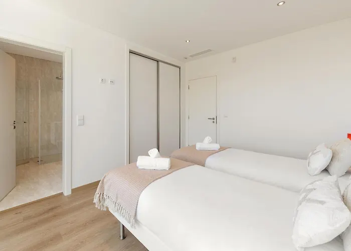 Poolside&seaview * Lourinhã