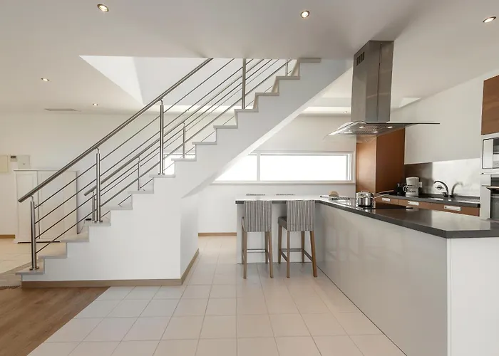 Poolside&seaview Villa Lourinhã