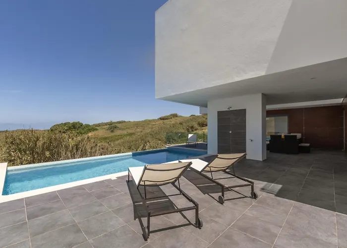 Poolside&seaview Villa *