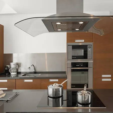 Poolside & Seaview Villa *