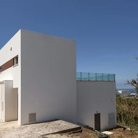 Poolside & Seaview Villa Lourinhã